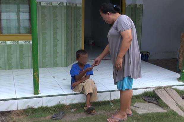 Ibu Sakit Jiwa, Bocah...