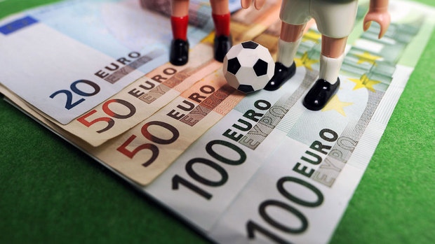 Sepp Blatter Mundur,...