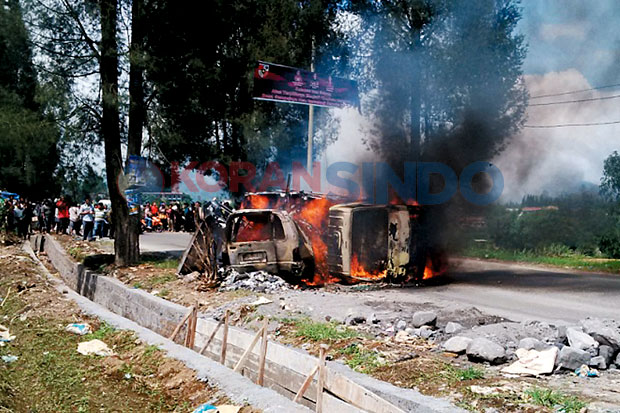 Empat Penumpang Tewas...