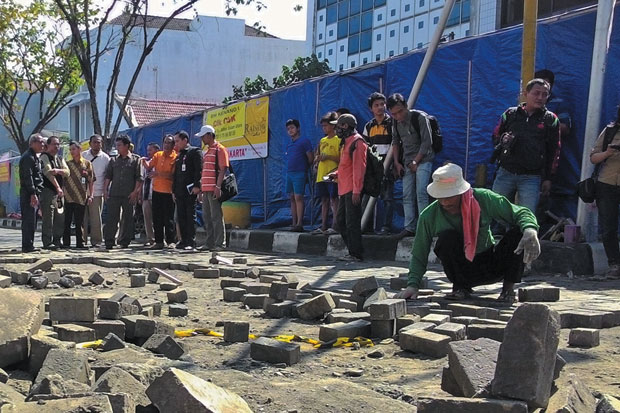 Proyek Jalan Agus Salim...