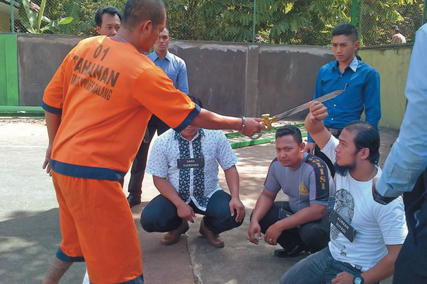 Sugeng Bunuh Ketua RT...