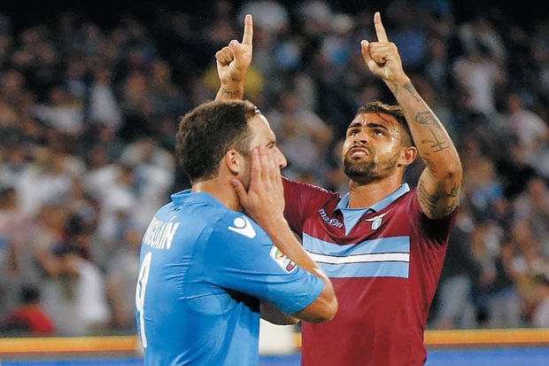 Kalah, Mobil Higuain...