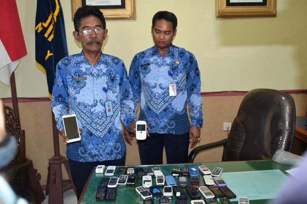 Ada HP Milik Tahanan...