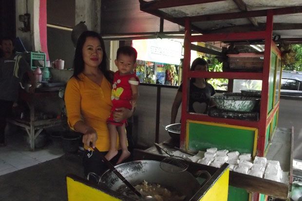 Warung Sekitar Gedung...