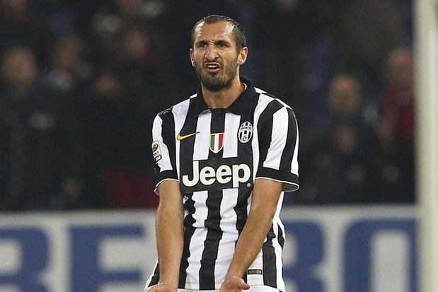 Chiellini Cedera, Reuni...