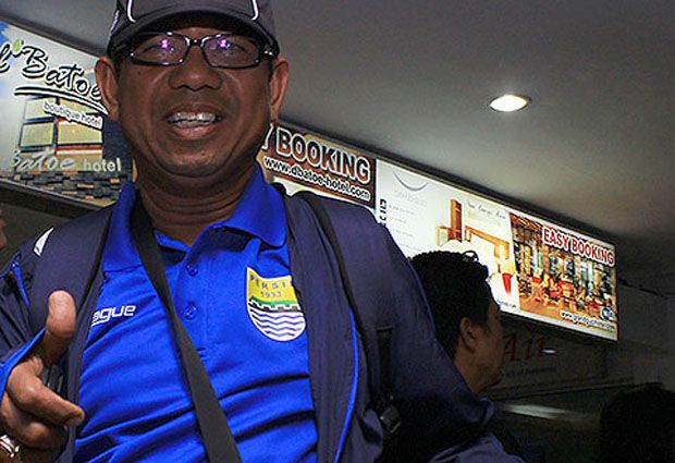 Persib Tersungkur, Emral...