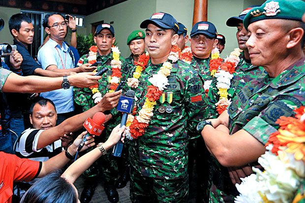 Curigai Prestasi TNI,...
