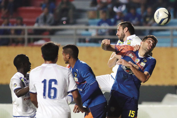 Arema dan Persela Ikuti...