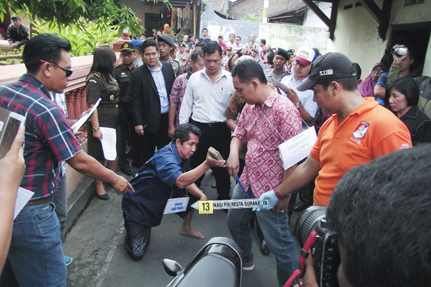 Reka Ulang, Tersangka...