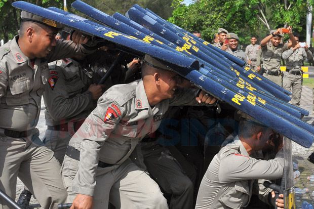 Ratusan Pol PP Geruduk...