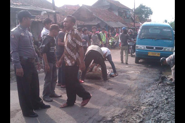 Demo Jalan Rusak, 2...
