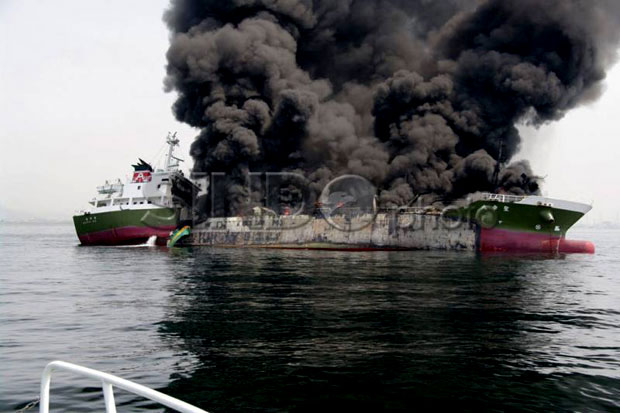 Kapal Terbakar, 11 Wisatawan...