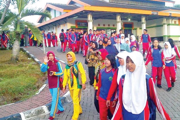 Siswa-Guru Ramai-Ramai...