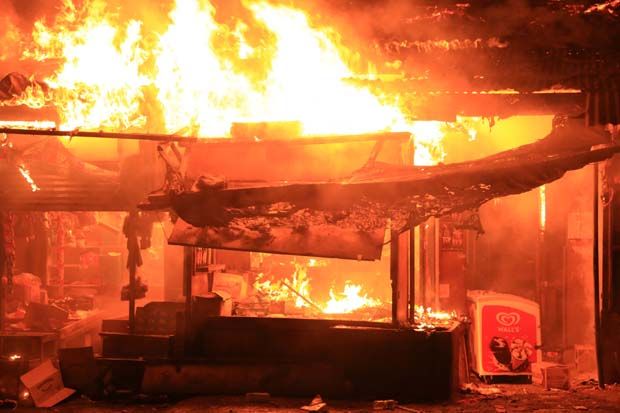 Gudang PLN Terbakar,...
