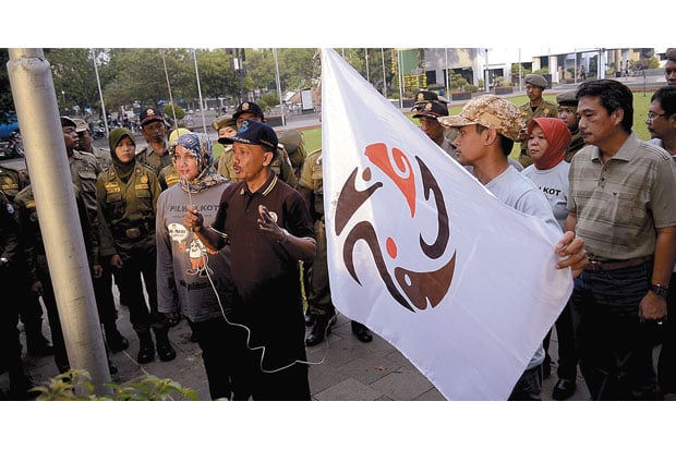 Copot Bendera Logo,...