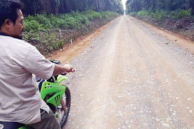 Pengerjaan Jalan Desa...