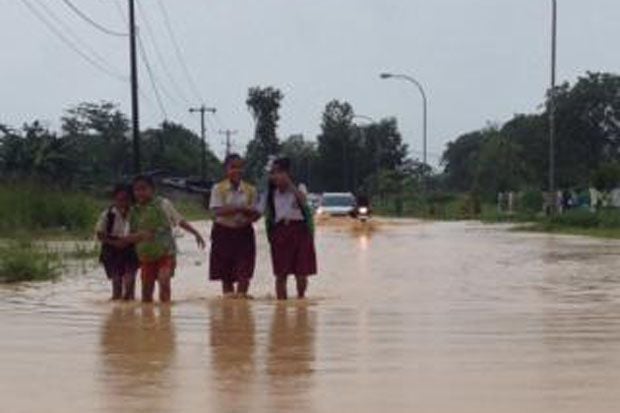 Diguyur Hujan, Sejumlah...