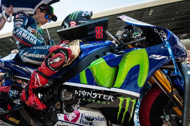 Lorenzo Buru Rekor Juara...