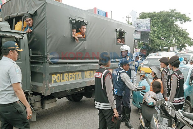 Peraturan Parkir Harus...