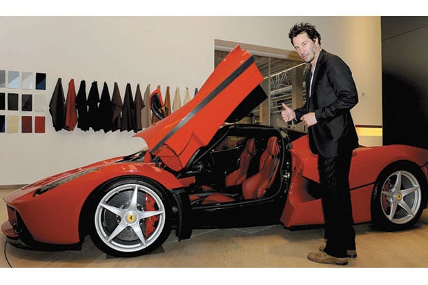 Keanu Reeves Kunjungi...