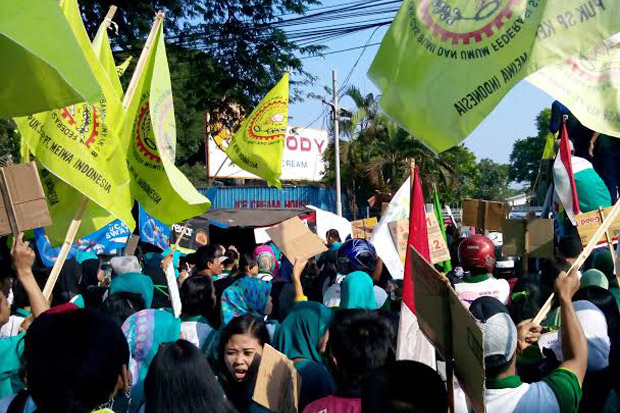 Ratusan Buruh Depok...
