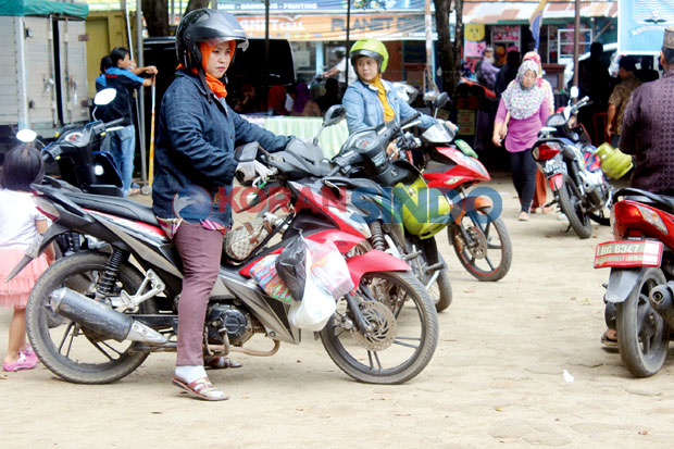 Kesempatan Warga Borong...