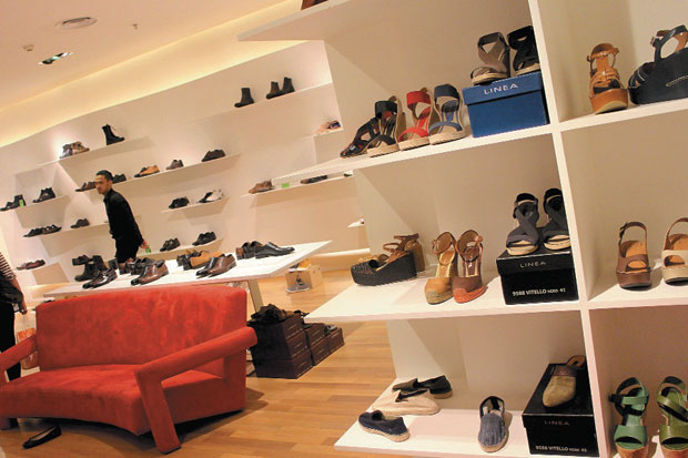 Pesta Diskon Sepatu...