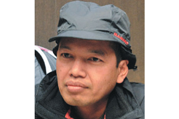 Direktur Komunikasi...