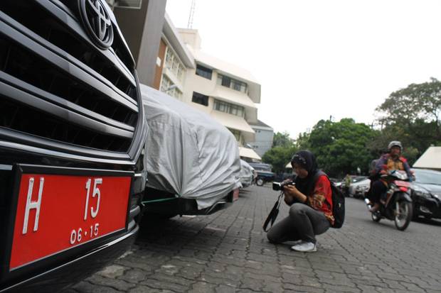 Mobil Dinas PNS Boleh...