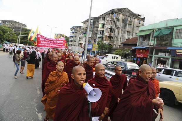 Ratusan Umat Budha Myanmar...