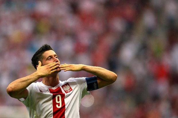 Lewandowski Bangga Cetak...