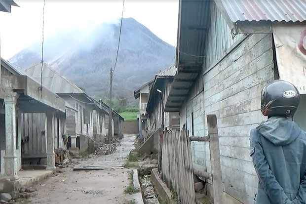 Pengungsi Sinabung Terus...