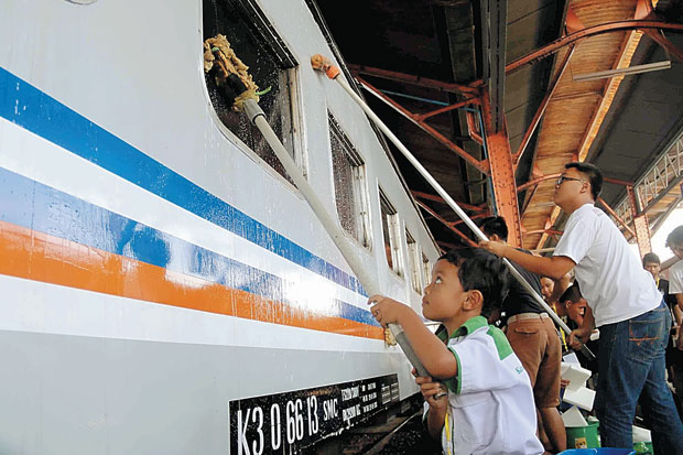 60 Pecinta Kereta Api...