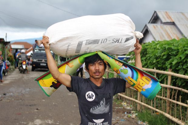 Hindari Awan Panas,...