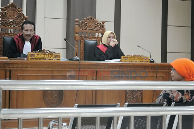 Hakim Tolak Penangguhan...