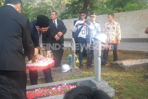 Ziarah, Ahok Beri Rahasia...