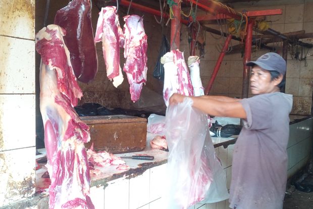 Stok Daging di Daerah...