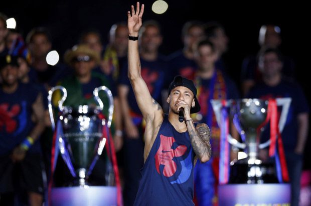 Neymar: Trofi Ballon...