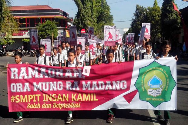 Bupati Karanganyar Persilahkan...