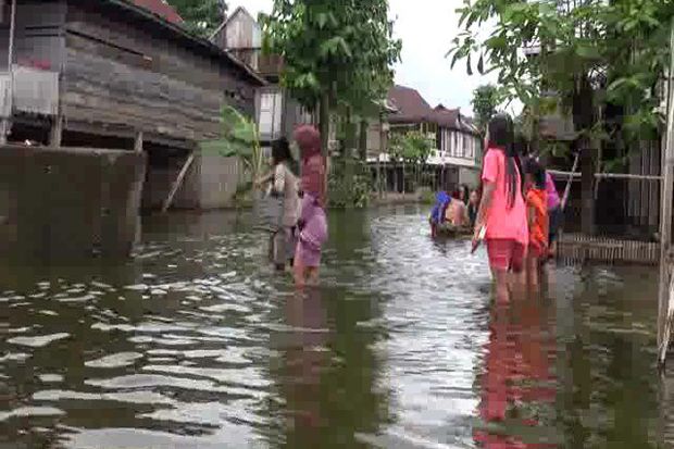 Banjir Masih Merendam...