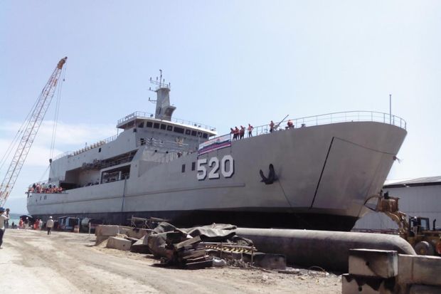 TNI AL Terima Kapal...