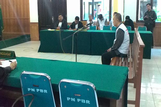 Dituntut 16 Tahun, Mafia...