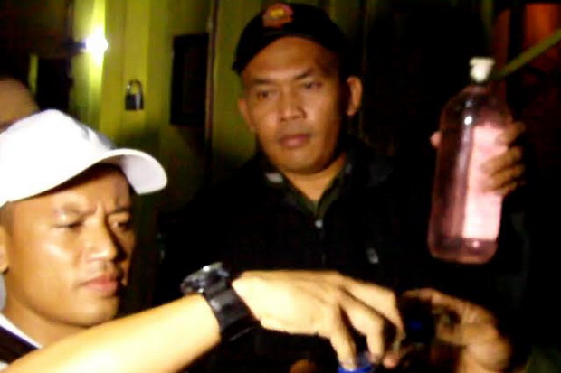 Tenggak Miras Oplosan,...