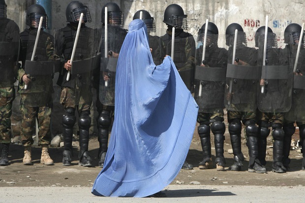Chad Melarang Burqa...