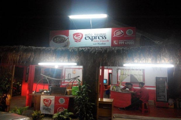 Di Depok, Makan Soto...