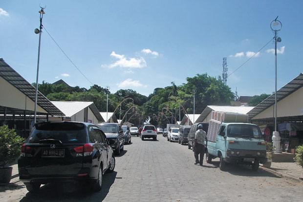 Lahan Parkir Pasar Darurat...