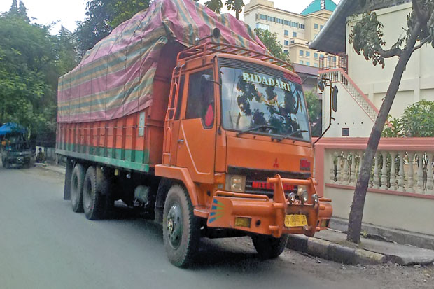 Polisi Amankan Truk...