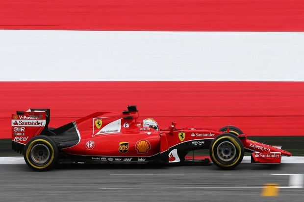 Vettel Unggul 1 Detik...