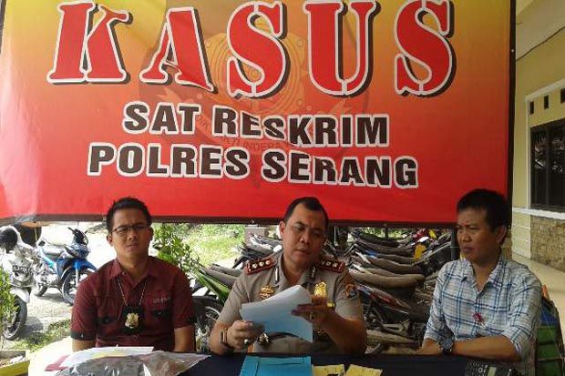 Bunuh Pengusaha Jamu,...