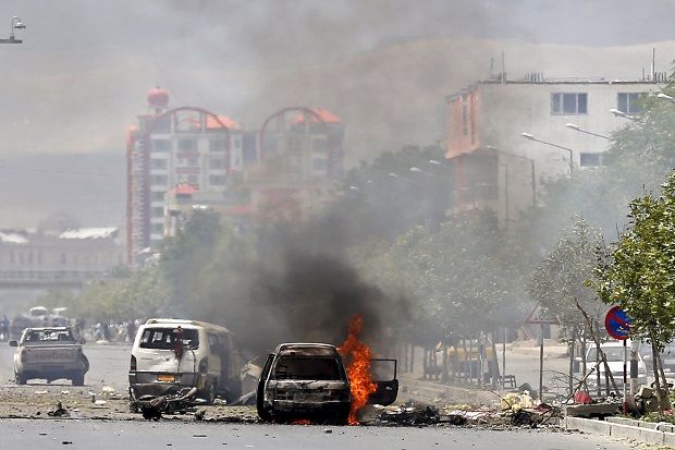 Taliban Serang Parlemen...
